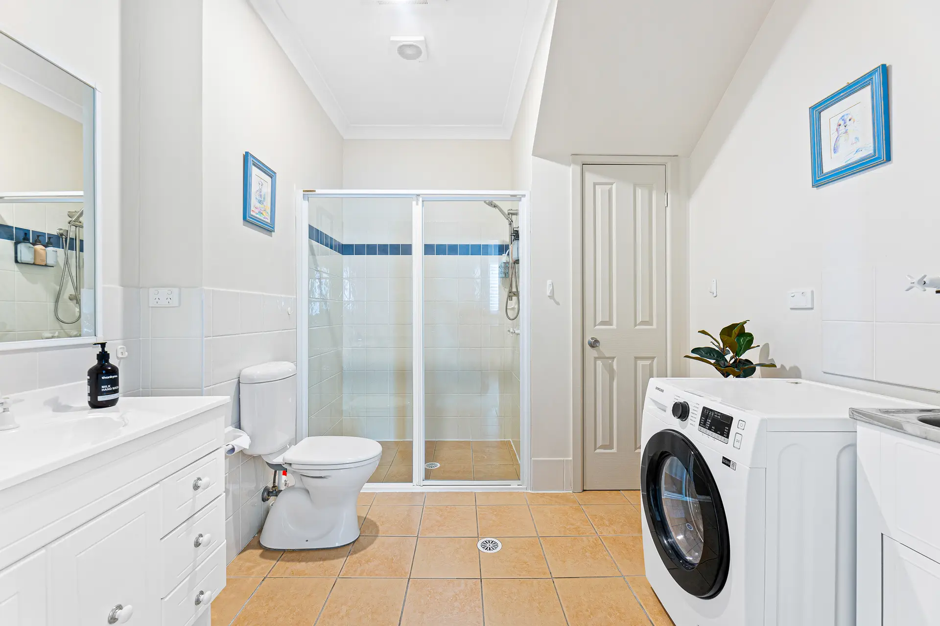 Laundry bathroom at Bec’s Beach House